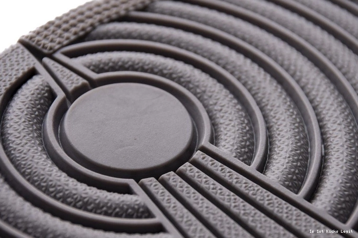 Pale High Ivory Retro 1  (W) Jordan air AH7389-101  1024